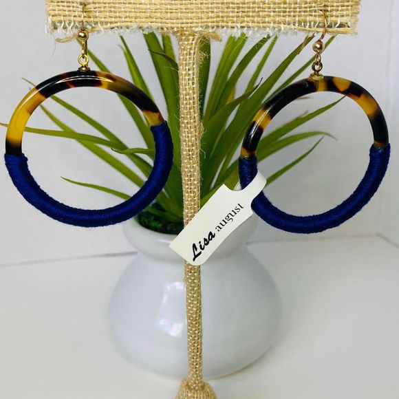 LISA AUGUST Vegan Tortoise Hoop Earrings - Picture 1 of 5